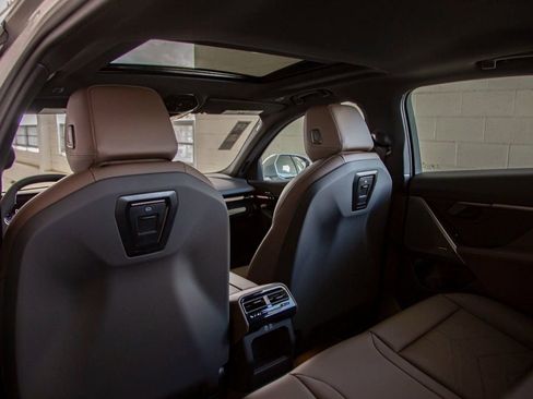 Certified 2025 BMW 530i xDrive w/ Premium Package image 26