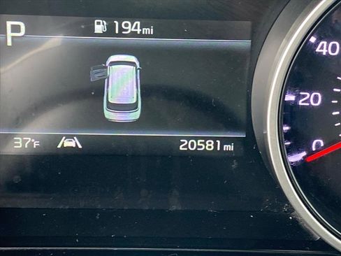 Certified 2024 Kia Carnival EX image 17