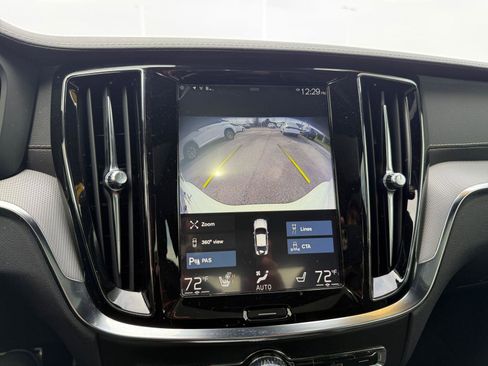 Used 2020 Volvo S60 T5 R-Design image 24