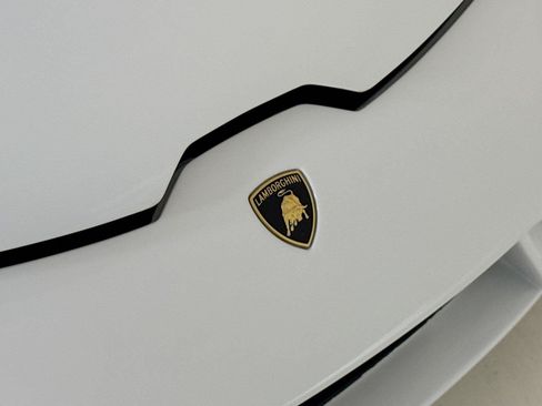 Used 2019 Lamborghini Huracan LP 580-2 RWD image 32