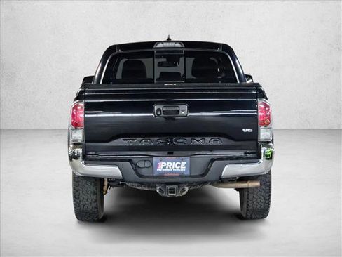 Used 2021 Toyota Tacoma TRD Off-Road image 6