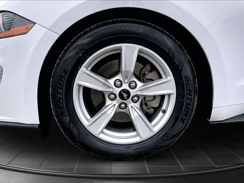 Used 2022 Ford Mustang Coupe image 8