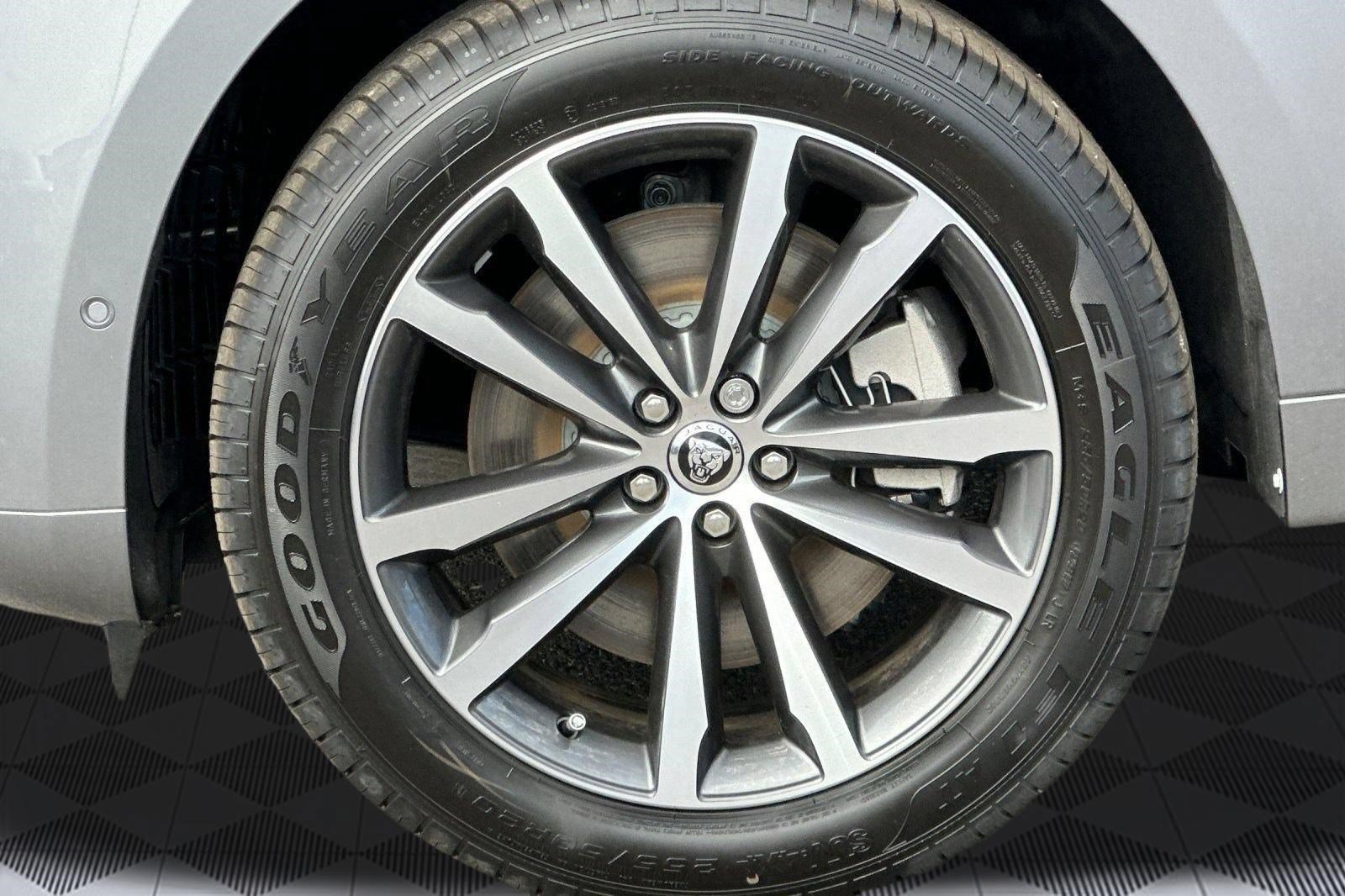 New 2026 Jaguar F-PACE R-Dynamic S AWD/4WD image 9
