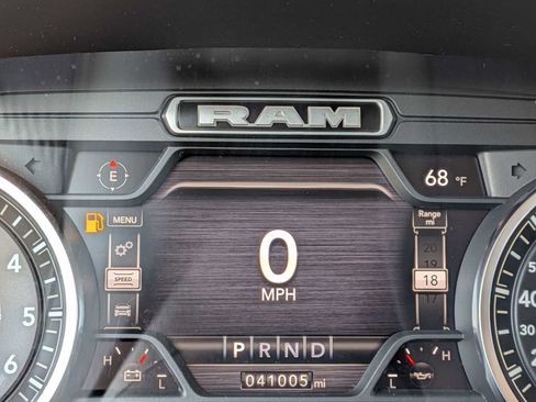 Used 2022 RAM 1500 Laramie AWD/4WD image 28