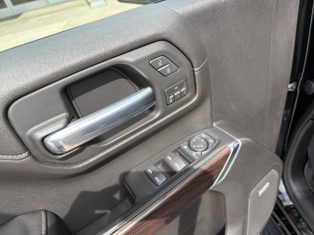 Used 2019 GMC Sierra 1500 SLT w/ SLT Premium Plus Package AWD/4WD image 16