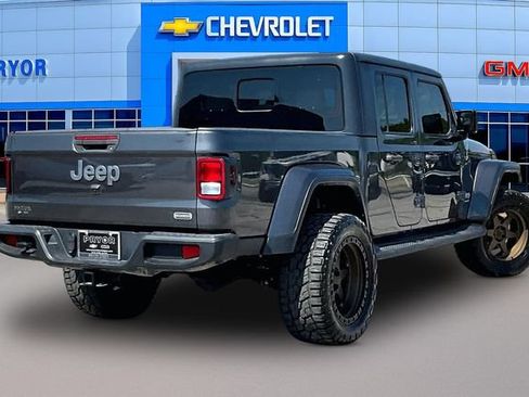 Used 2023 Jeep Gladiator Overland w/ Cold Weather Group AWD/4WD image 5