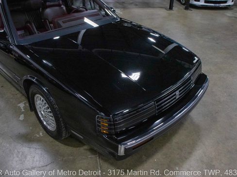Used 1988 Oldsmobile Toronado Trofeo image 13