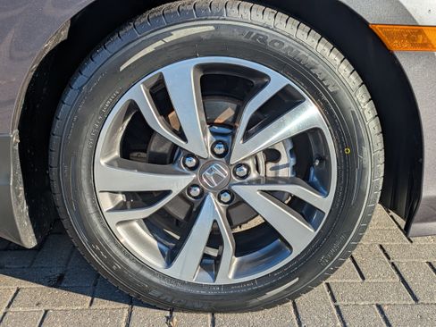 Certified 2024 Honda Odyssey Touring image 12