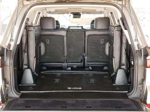 Used 2017 Lexus LX 570 570 image 31