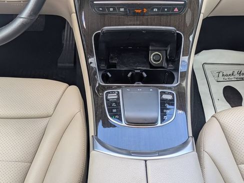 Used 2021 Mercedes-Benz GLC 300 image 17