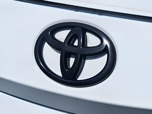 Used 2021 Toyota Corolla SE FWD image 30