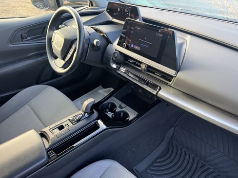 Used 2024 Toyota Prius LE image 19