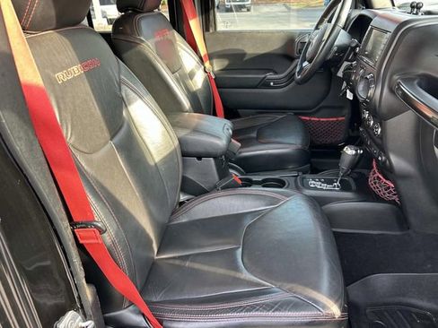 Used 2017 Jeep Wrangler Unlimited Rubicon image 28