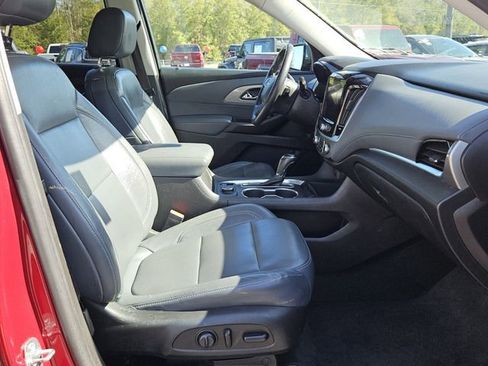 Used 2020 Chevrolet Traverse LT image 15