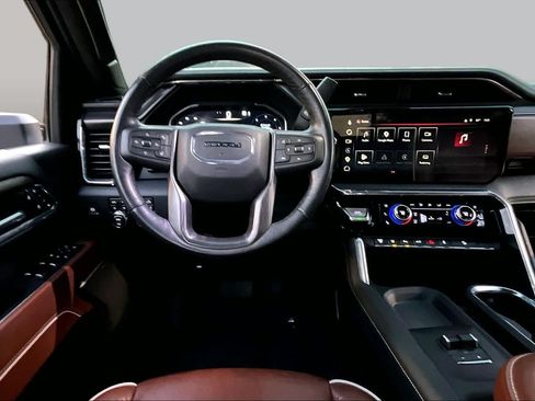 Used 2024 GMC Sierra 2500 Denali Ultimate AWD/4WD image 6