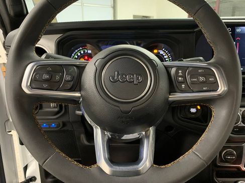 Used 2024 Jeep Wrangler Unlimited Sahara w/ Safety Group AWD/4WD image 18