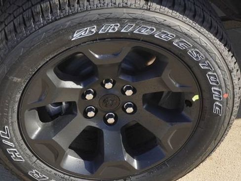 New 2026 RAM 1500 4x4 Crew Cab image 11