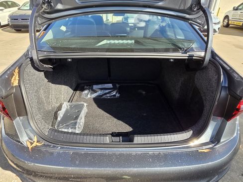 New 2026 Volkswagen Jetta SE image 4