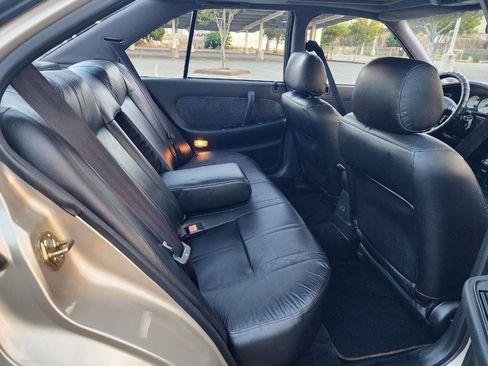 Used 1994 Nissan Maxima SE image 23