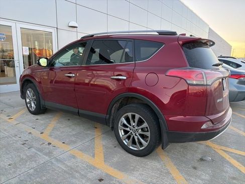 Used 2018 Toyota RAV4 AWD image 2
