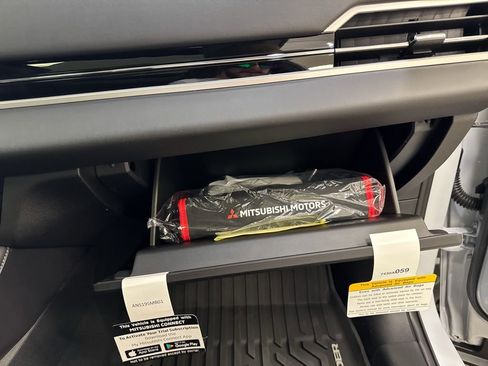 New 2026 Mitsubishi Outlander SE FWD image 18