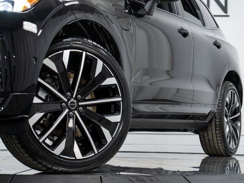 New 2026 Volvo XC60 T8 Ultra w/ Protection Package Premier image 27