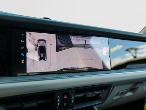 New 2025 Porsche Cayenne E-Hybrid Coupe image 19