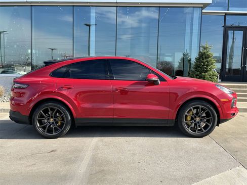 Used 2021 Porsche Cayenne S image 8