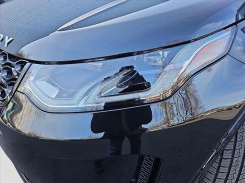 Used 2025 Land Rover Discovery Sport S image 30