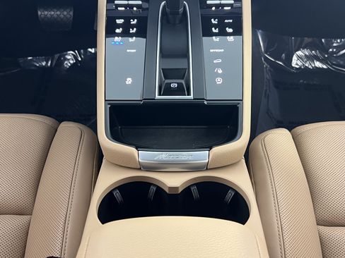 Certified 2026 Porsche Macan AWD/4WD image 20