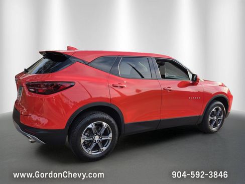 Certified 2025 Chevrolet Blazer LT FWD image 6