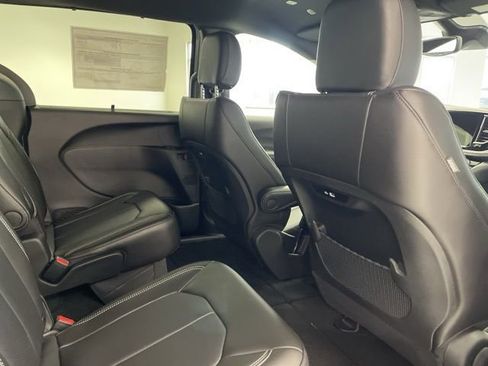New 2026 Chrysler Pacifica Select image 28