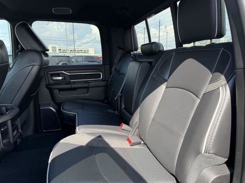 Used 2025 RAM 2500 Laramie AWD/4WD image 18