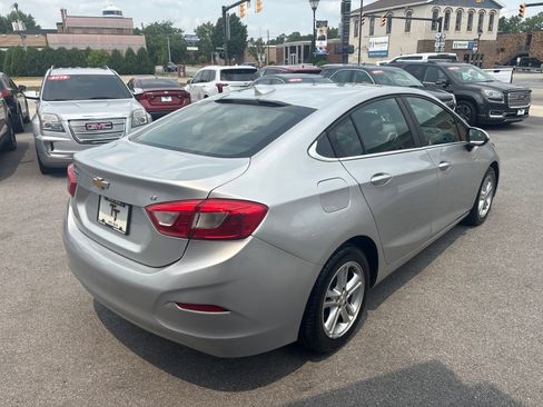Used 2016 Chevrolet Cruze LT w/ Convenience Package FWD image 5