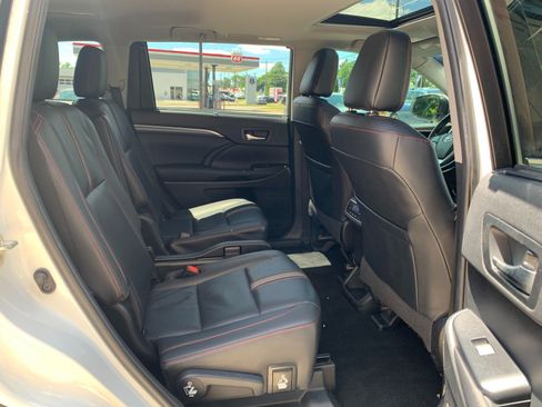 Used 2019 Toyota Highlander SE AWD/4WD image 43