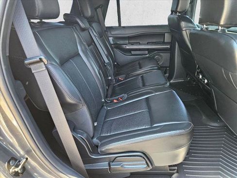 Used 2020 Ford Expedition XLT w/ Equipment Group 202A AWD/4WD image 21