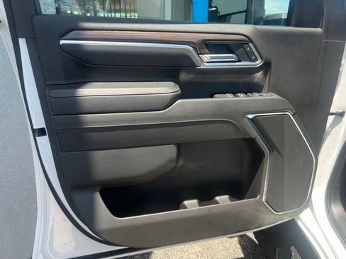 Used 2025 Chevrolet Silverado 2500 LT w/ Texas Edition AWD/4WD image 15