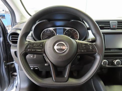 Used 2023 Nissan Versa S image 8