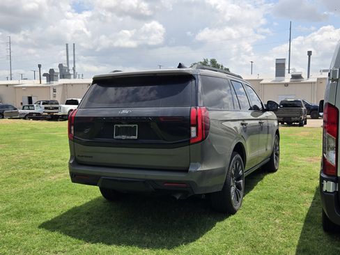 Used 2025 Ford Expedition Platinum w/ Stealth Appearance Package AWD/4WD image 6