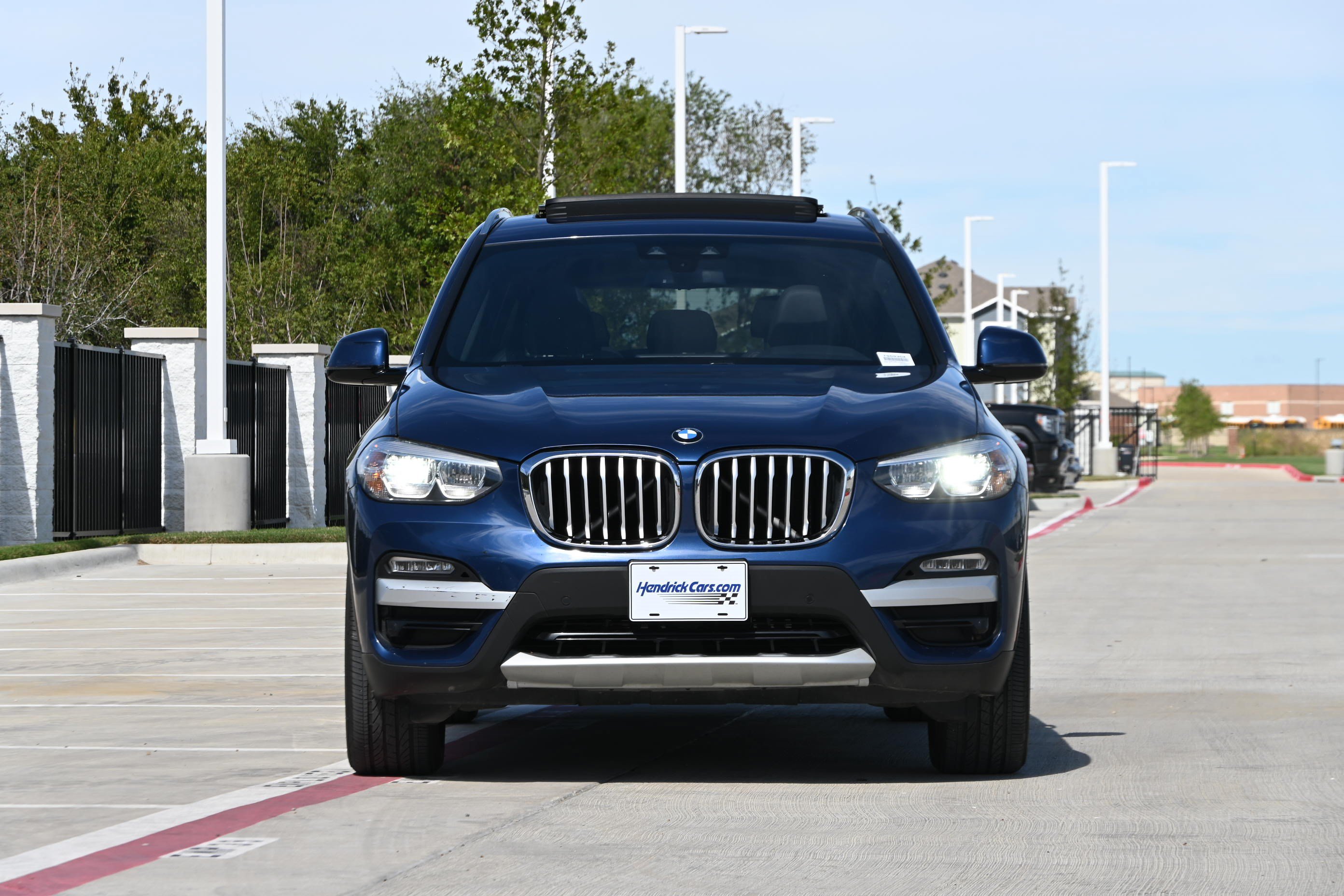 Used 2019 BMW X3 xDrive30i w/ Driving Assistance Package AWD/4WD image 3