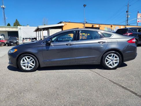 Used 2016 Ford Fusion SE w/ Equipment Group 202A FWD image 10