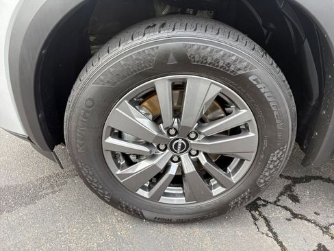 Used 2025 Nissan Pathfinder SV AWD/4WD image 33