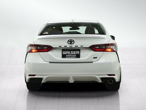 Used 2022 Toyota Camry SE FWD image 4
