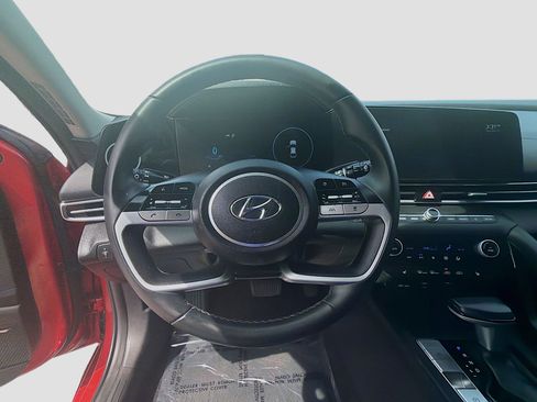 Used 2022 Hyundai Elantra Limited FWD image 8