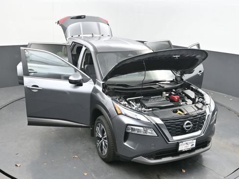 Certified 2023 Nissan Rogue SV image 38