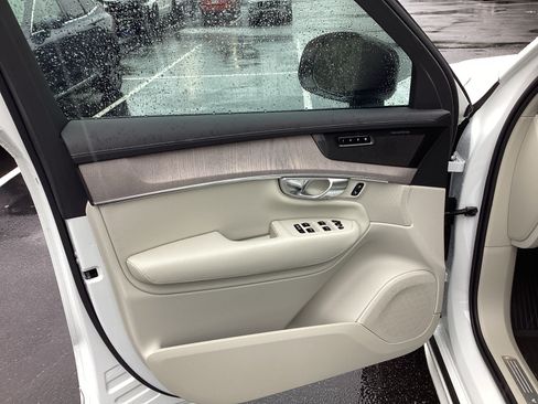 Used 2026 Volvo XC90 B6 Ultra w/ Protection Package Premier AWD/4WD image 14