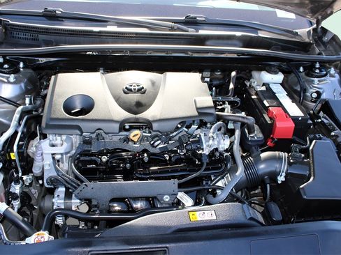 Used 2024 Toyota Camry SE image 12