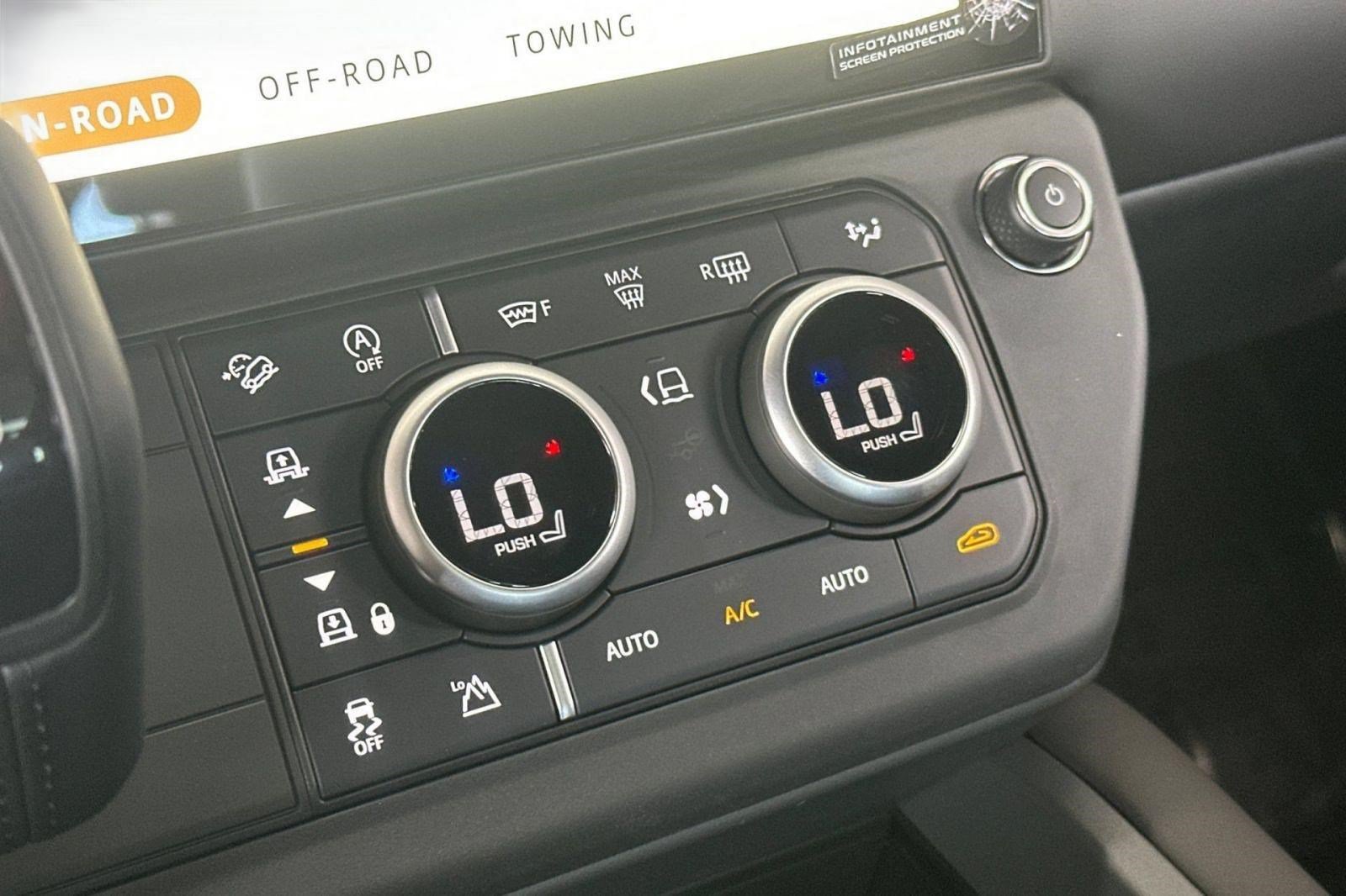 New 2026 Land Rover Defender 110 X-Dynamic SE AWD/4WD image 20