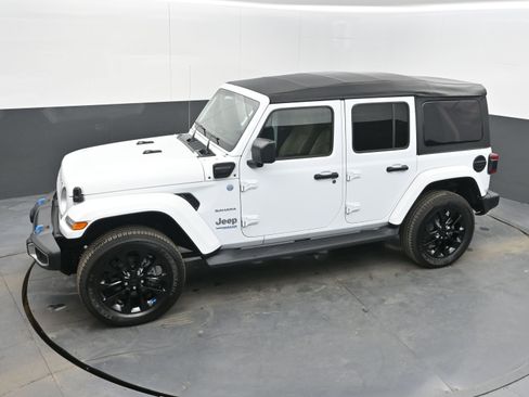 Used 2022 Jeep Wrangler Unlimited Sahara image 31