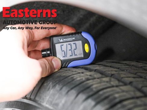 Used 2023 Chrysler Voyager LX image 26